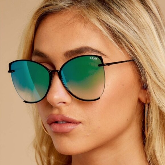 ❤️SOLD❤️ QUAY // ltd ed nabilla collab black butterfly frame blue green sunnies - Picture 9 of 14